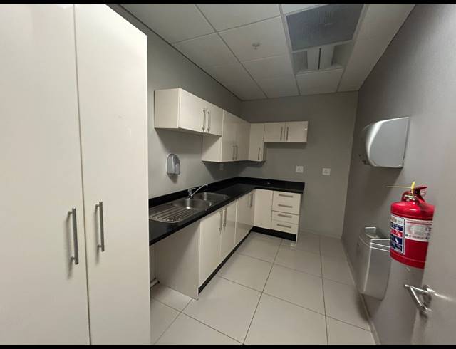 429M² OFFICE TO LET IN SANDTON CENTRAL